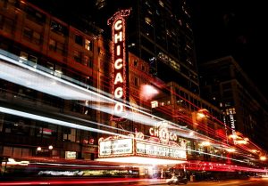 Chicago Theatre - Night | Photo by Pixabay